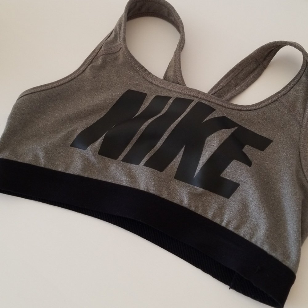 Nike dri fit sports bra size small